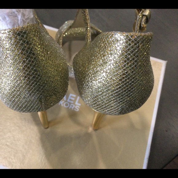Micheal Kors Gold Diana T-Strap Heels - Picture 2 of 11